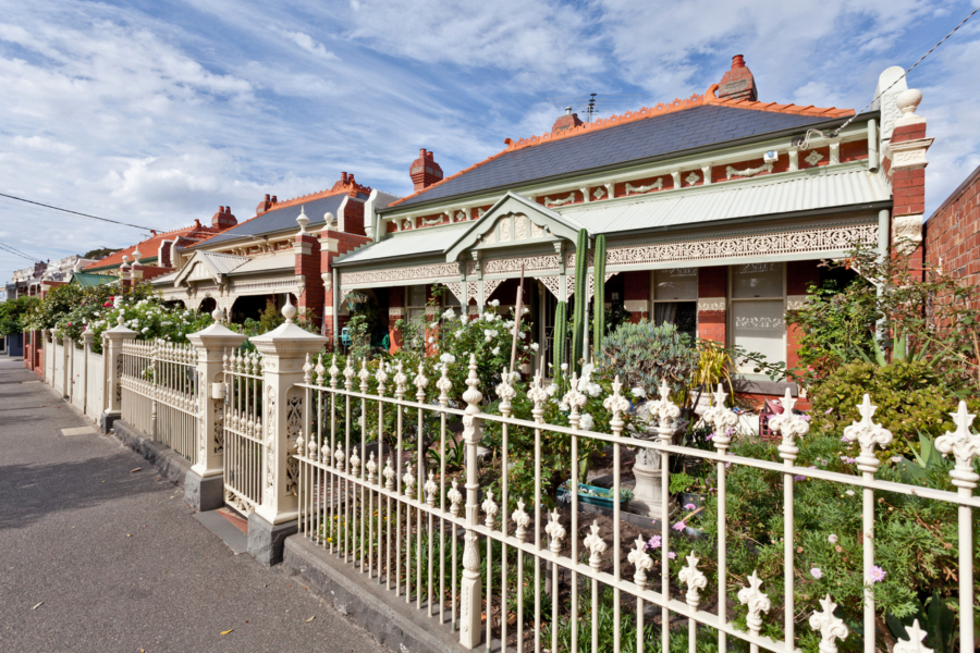 House prices fell 3.9 per cent over the September quarter and 3.2 per cent over the year to $852,980. 