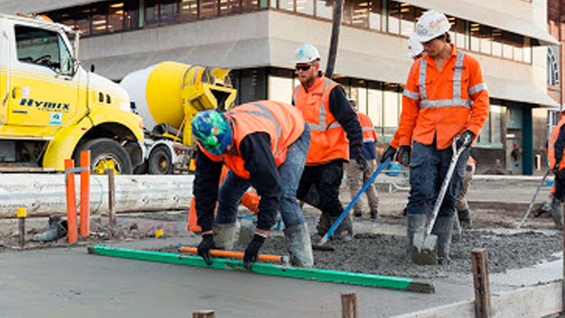 The track installed at Westmead consists of 18-metre lengths of grooved rail weighing almost one tonne each, set in a concrete slab that covers drainage and utility services.