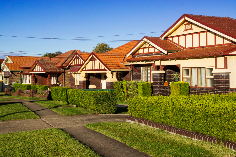 Sydney house prices fell 3.1 per cent over the September quarter, while unit prices fell 0.7 per cent in the same period and 1.3 per cent over the year to $735k.